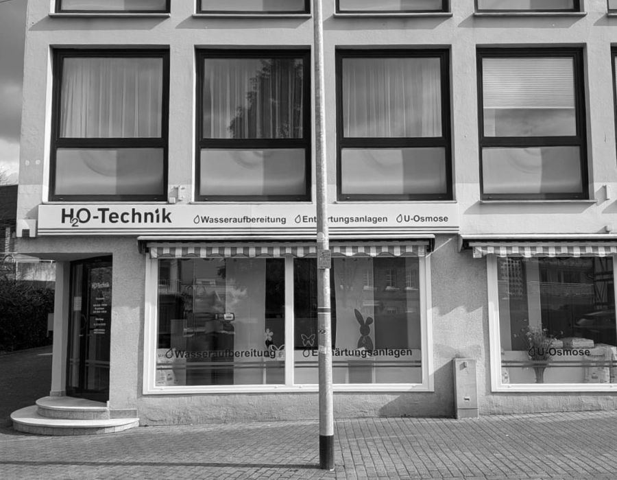 Schaufensterbeschriftung H2O-Technik